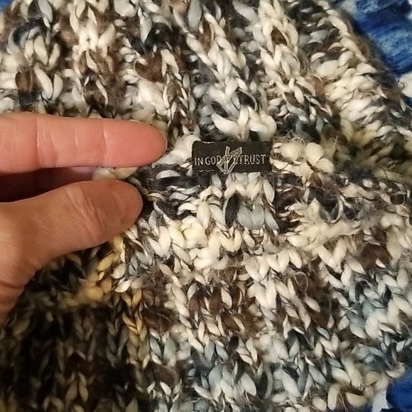 Gorgeous soft knit NOTW Men's winter hat. - Picture 2 of 3